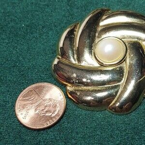 Metal flower with Faux Pearl  Pin Brooch 2"